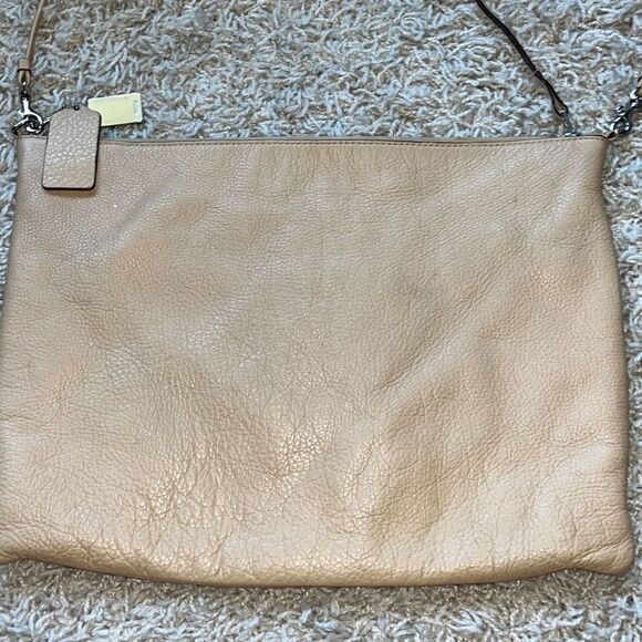 Bleecker beige leather cross body bag by COACH - Picture 6 of 16